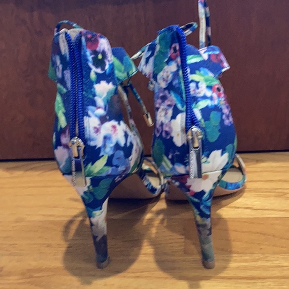 Heels - Picture 2 of 2